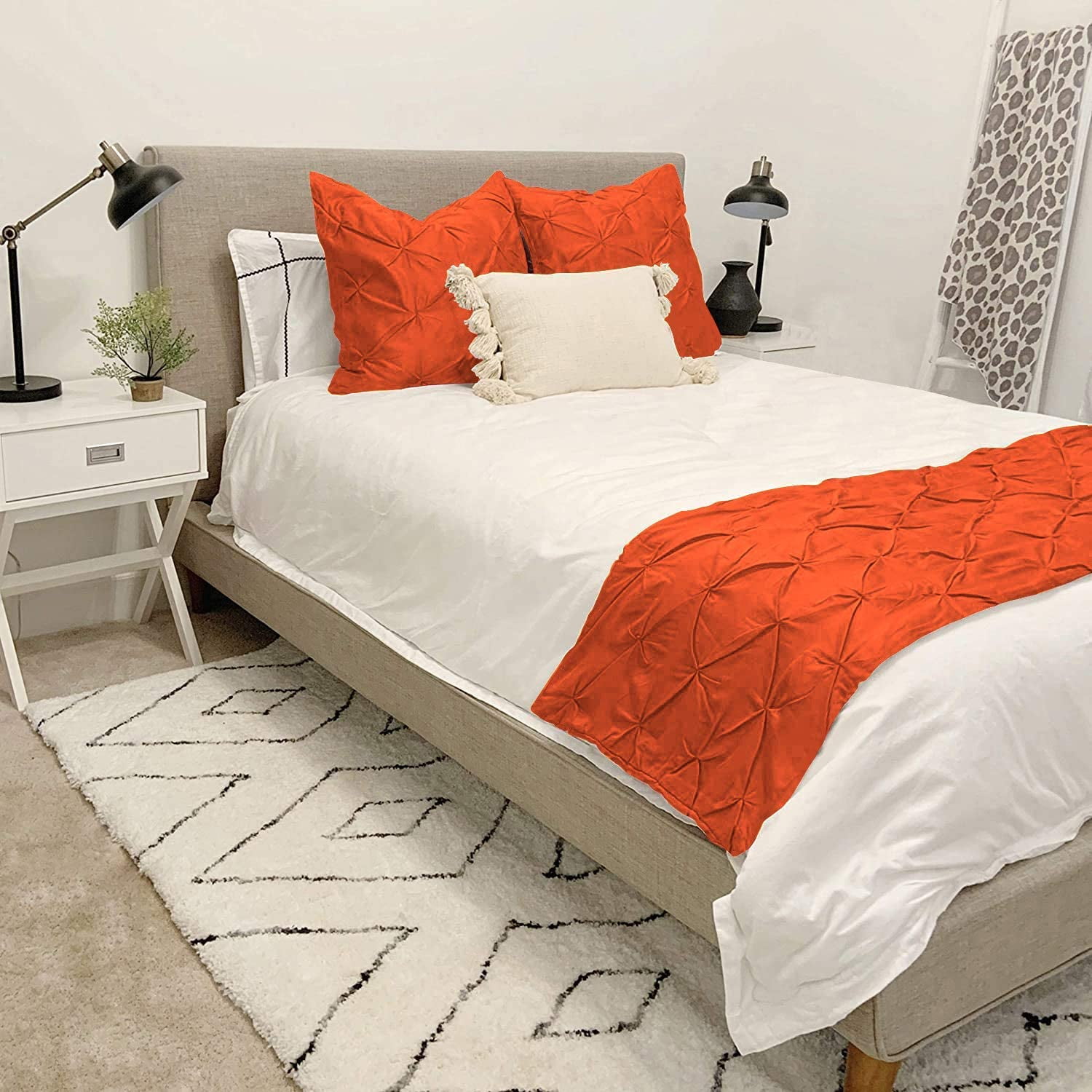 Bed Runner 100 Cotton 800 Thread Count 1 Piece Pinch Pleated Bed