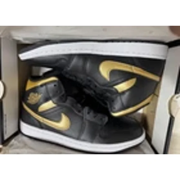 Men 9.0US Air Jordan 1 Mid Black