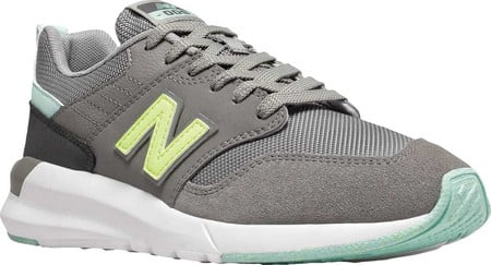new balance women's 09v1 training shoe