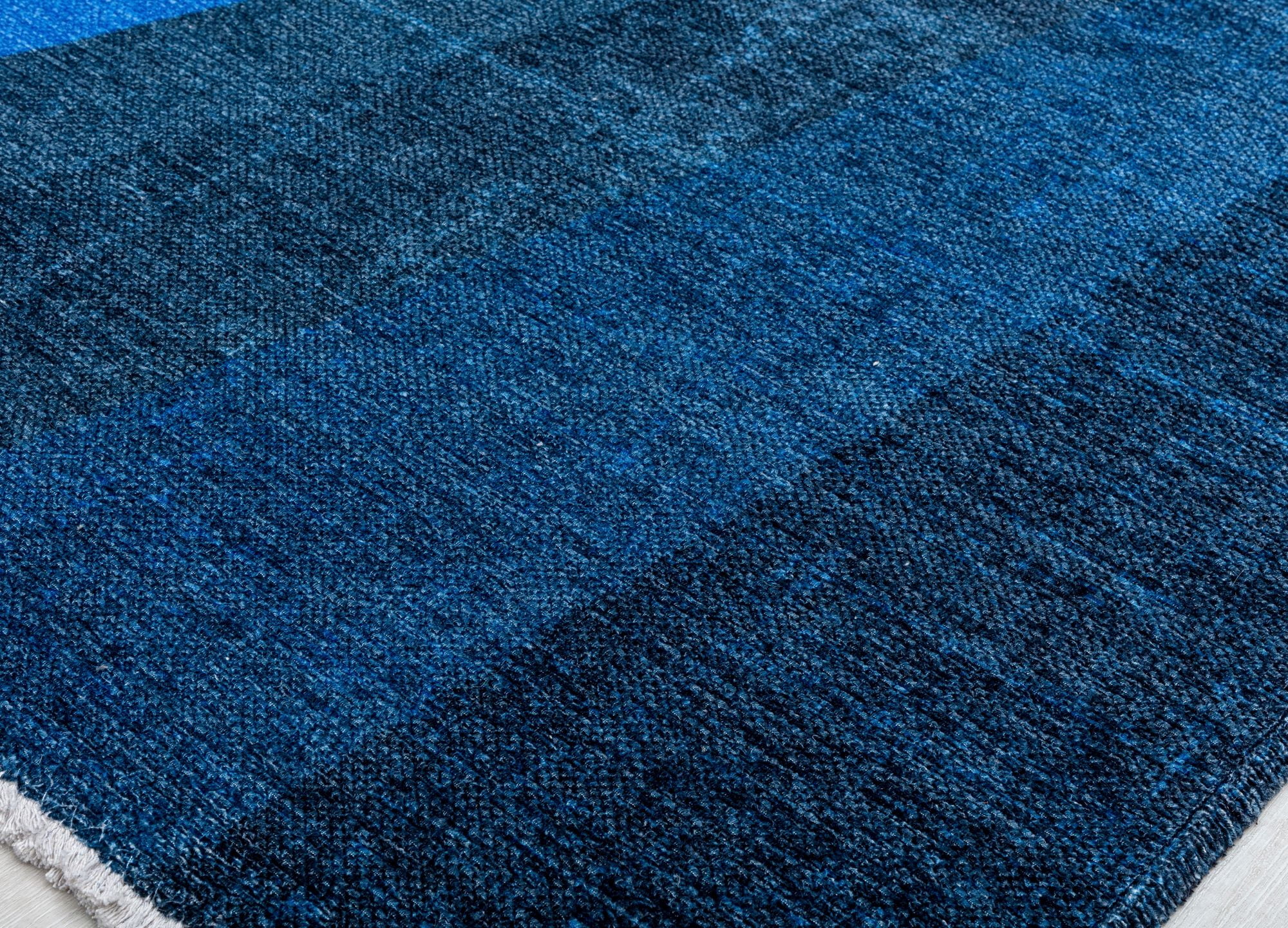 Elizabeth Sutton MI45B Violets Are Blue Abstract Modern Blue Area Rug, 2'7" x 4'