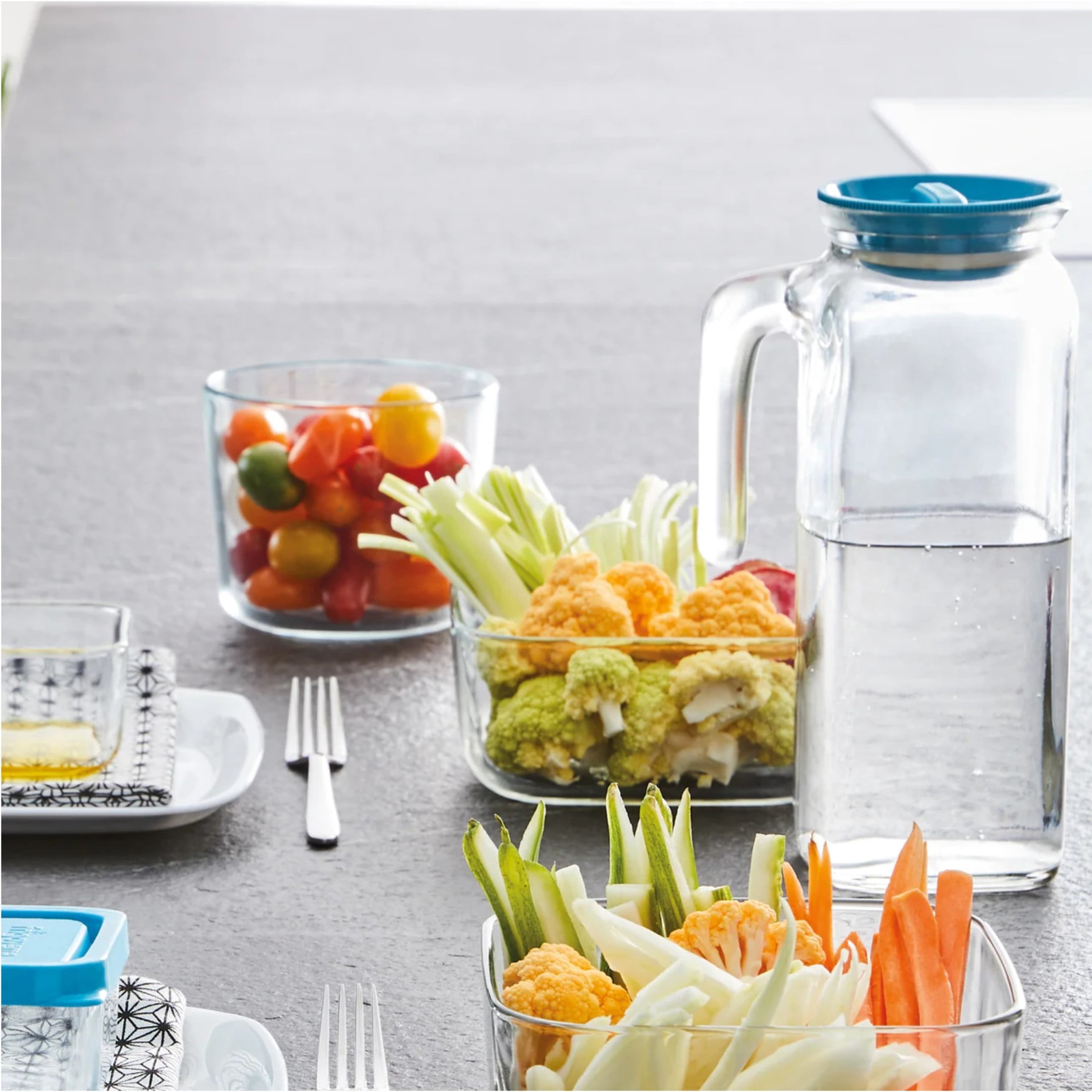 Bormioli Rocco Frigoverre Classic Jug 33.75 oz - with Teal Lid - Set of 2