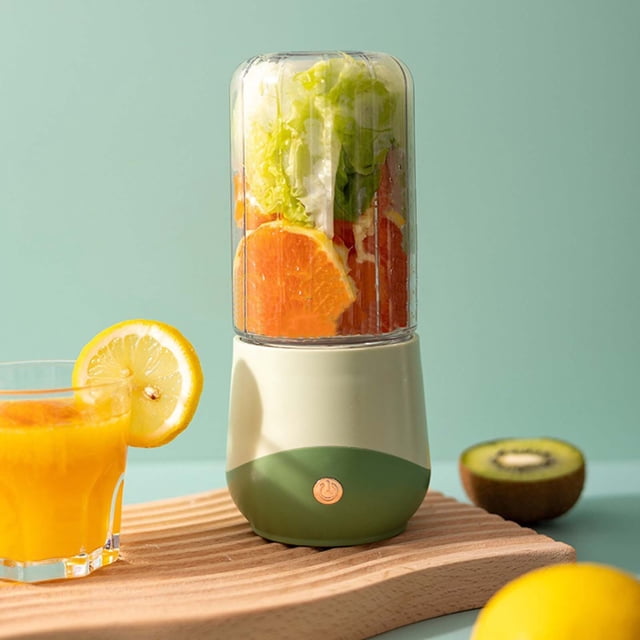 RKSTN lemon squeezer Juicer Portable Juicer Small Juicer Cup Portable Multi Functional Fruit Crusher