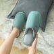 thumbnail image 3 of Pantuflas clásicas para hombre, pantuflas cálidas de algodón para invierno para hombre, pantuflas de interior antideslizantes a rayas resistentes al desgaste para parejas y mujeres, 3 of 5