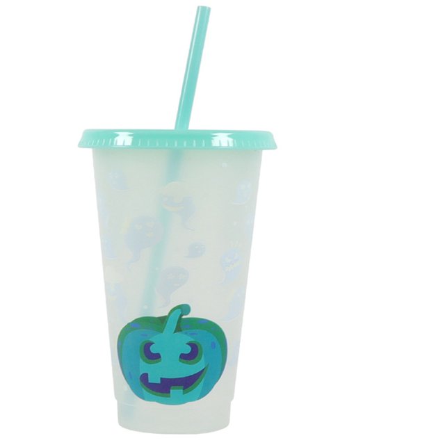 melotizhi color changing cups with lids and 24oz plastic halloween set halloween cups reusable cups with lids, blue Vaso frontal de 24 oz translúcido de plástico con tapa roscada turquesa y popote a juego; frente impreso con calabaza azul‑verde y motivos de fantasmas tenues; diseño fotosensible que cambia de color al añadir bebida fría por debajo de 59°F, adecuado para fiestas de Halloween y uso recreativo.