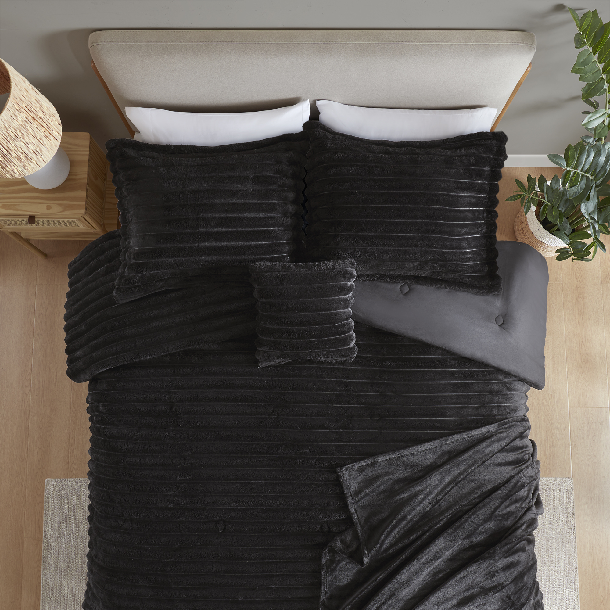 Mainstays King Comforter Set, 5-Piece, Black Plush photo 6