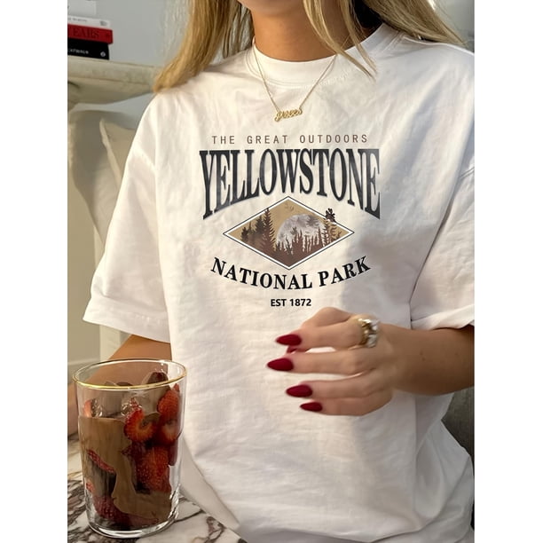 Retro-Inspired Geometric Print T-Shirt for Women - Casual Round Neck, Short Sleeve Top, Machine Washable