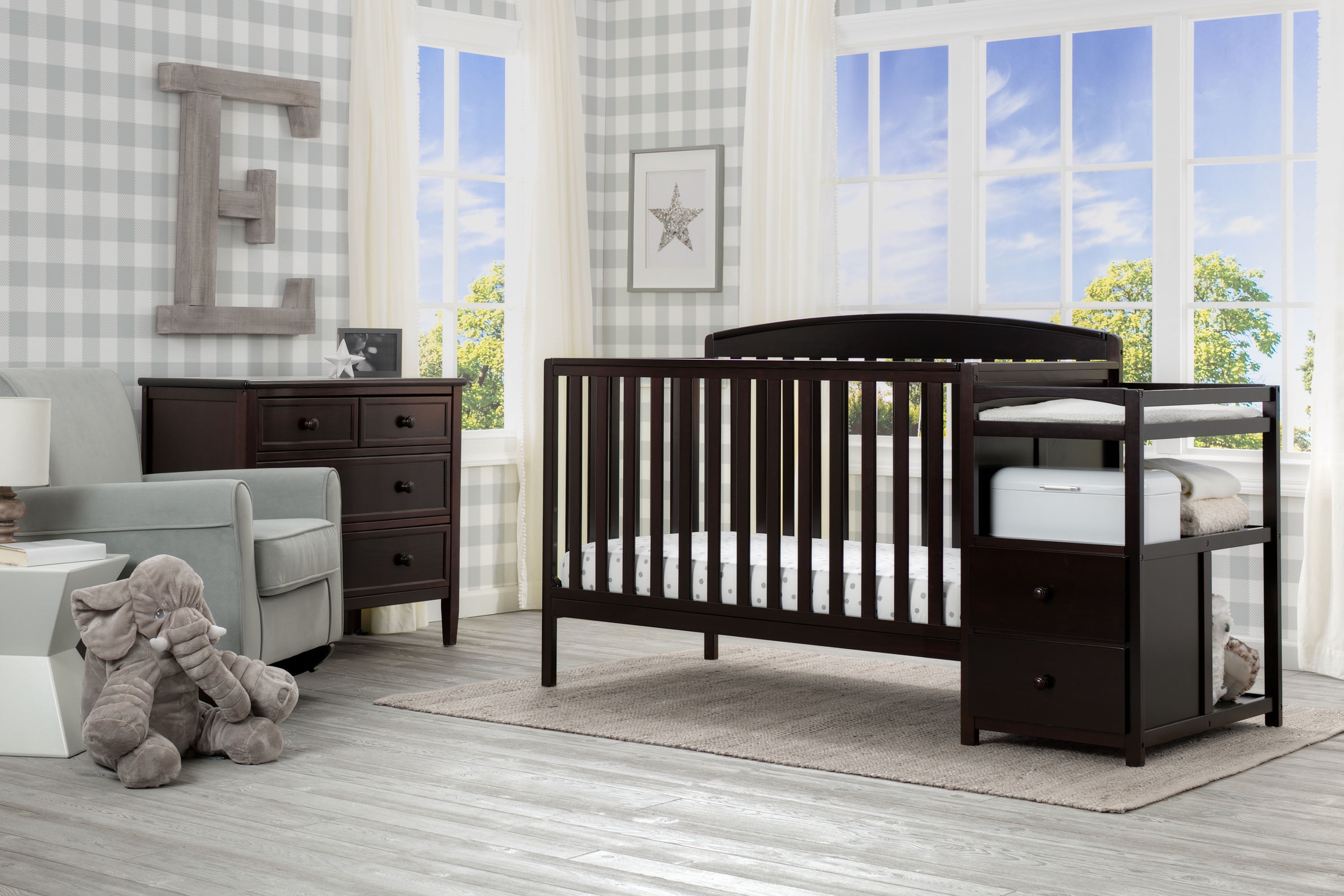 delta children royal convertible crib n changer