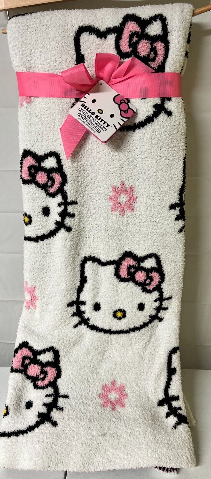 Hello Kitty spring super soft reversible throw blanket