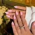thumbnail image 1 of Uñas postizas adhesivas JOYVVEW cortas almendradas rosa claro 30 piezas, 1 of 7