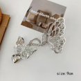 thumbnail image 1 of Las mariposas tridimensionales de las niñas cuelgan horquillas metálicas de amor,, 1 of 5