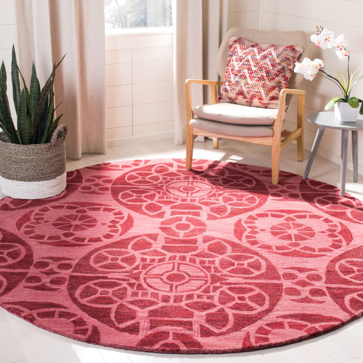 thumbnail image 2 of SAFAVIEH Wyndham Louise Medallion Wool Area Rug, Red, 2'6" x 4', 2 of 10