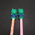 thumbnail image 1 of Estuche para lápices de silicona con dibujos animados, minilápiz con forma de fruta tridimensional, agarre para lápices de gel, accesorios para bolígrafos, 1 of 4