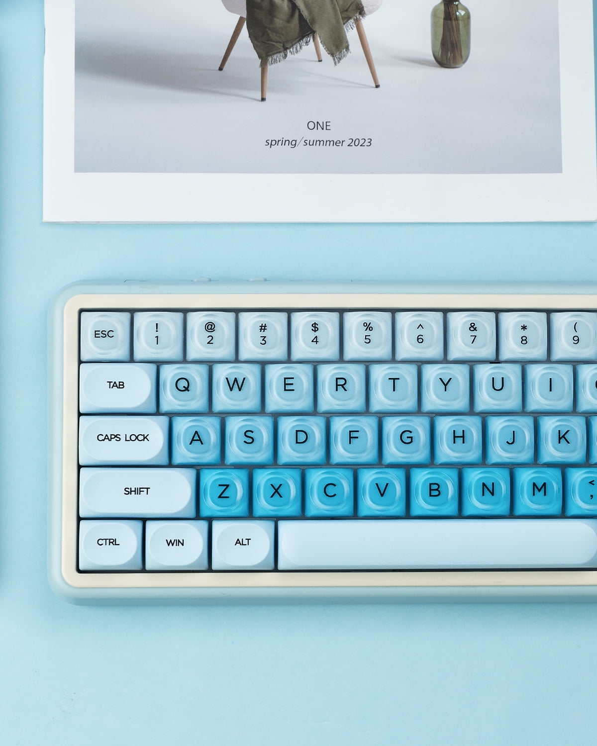 COSTOM PBT Keycaps, Jelly Keycaps Creamy MOA Profile, 132 Keys Translucent Cute Custom Key caps for Cherry Gateron MX Swithes Mechanical Keyboards, Blue