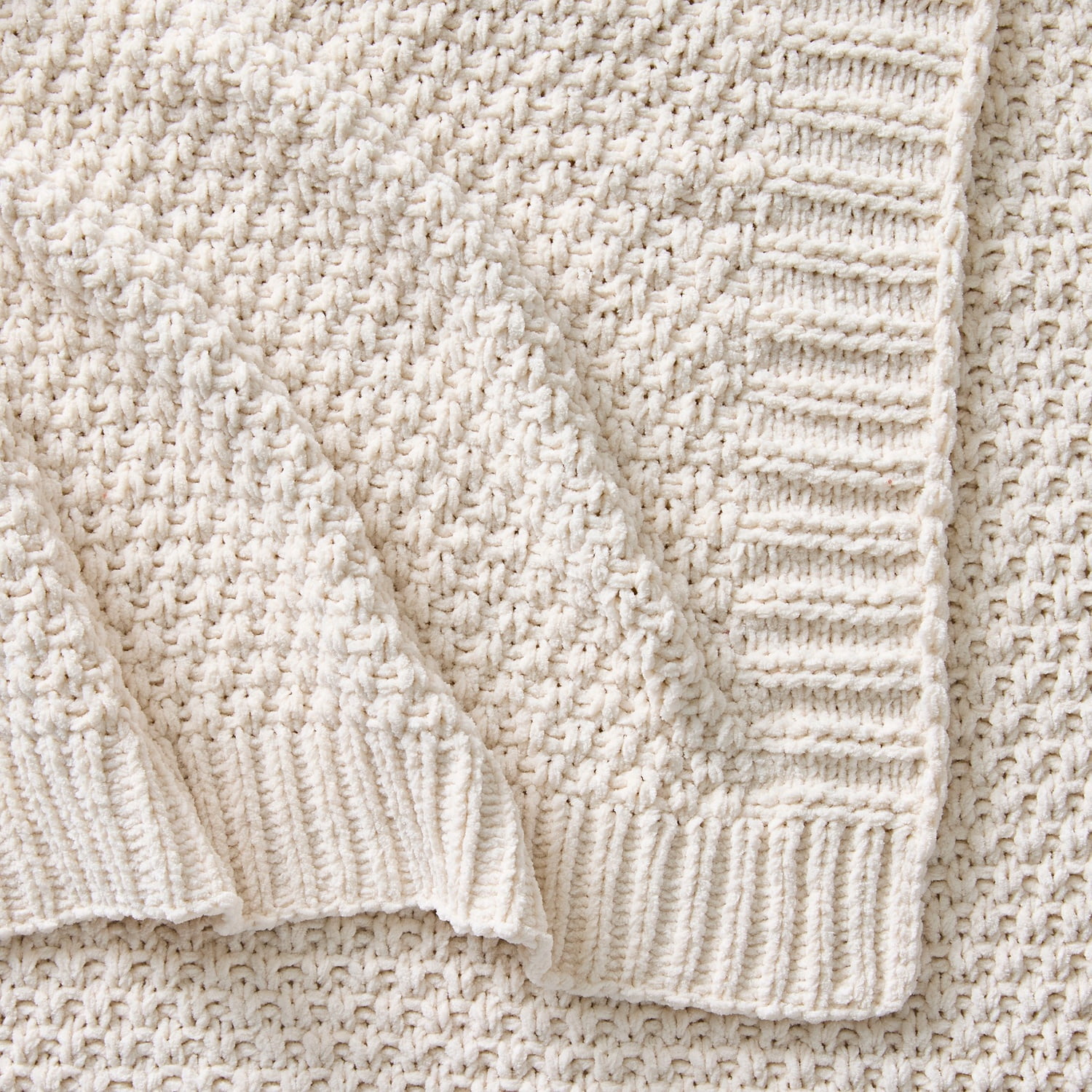 Better Homes & Gardens Vanilla Dream Chenille Knit Oversized Throw Blanket, 50 in x 72 in