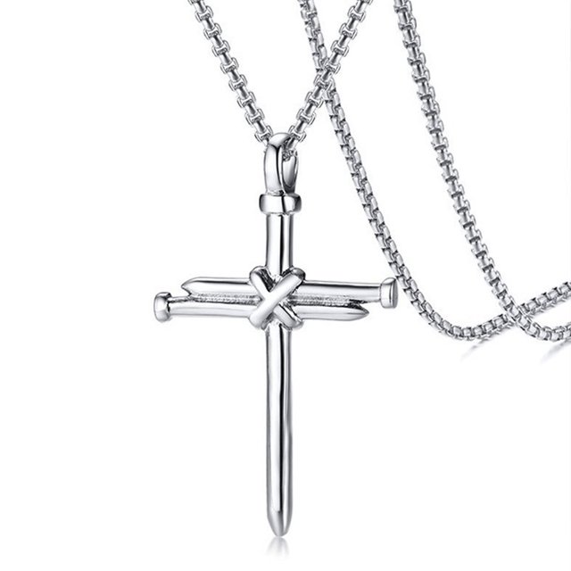Collar de hombre con personalidad punk con colgante de cruz de clavo de acero fundido de acero de titanio