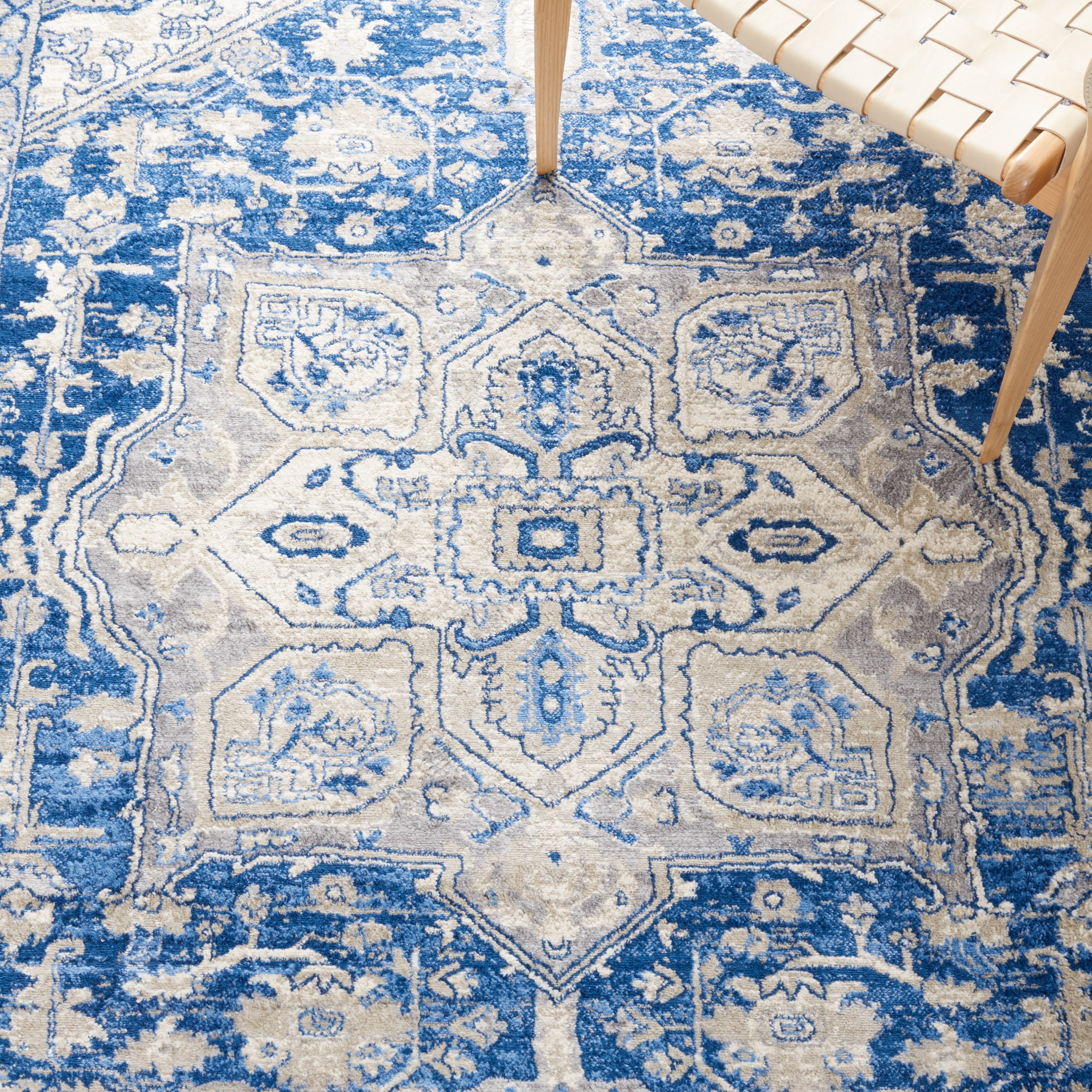 SAFAVIEH Brentwood Ezra Oriental Area Rug, Navy/Gray, 4' x 6'