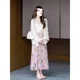 thumbnail image 2 of Traje elegante de falda con estampado floral y parte superior de punto blanca de estilo coreano de moda de principios de primavera para mujeres de mediana edad, 2 of 4