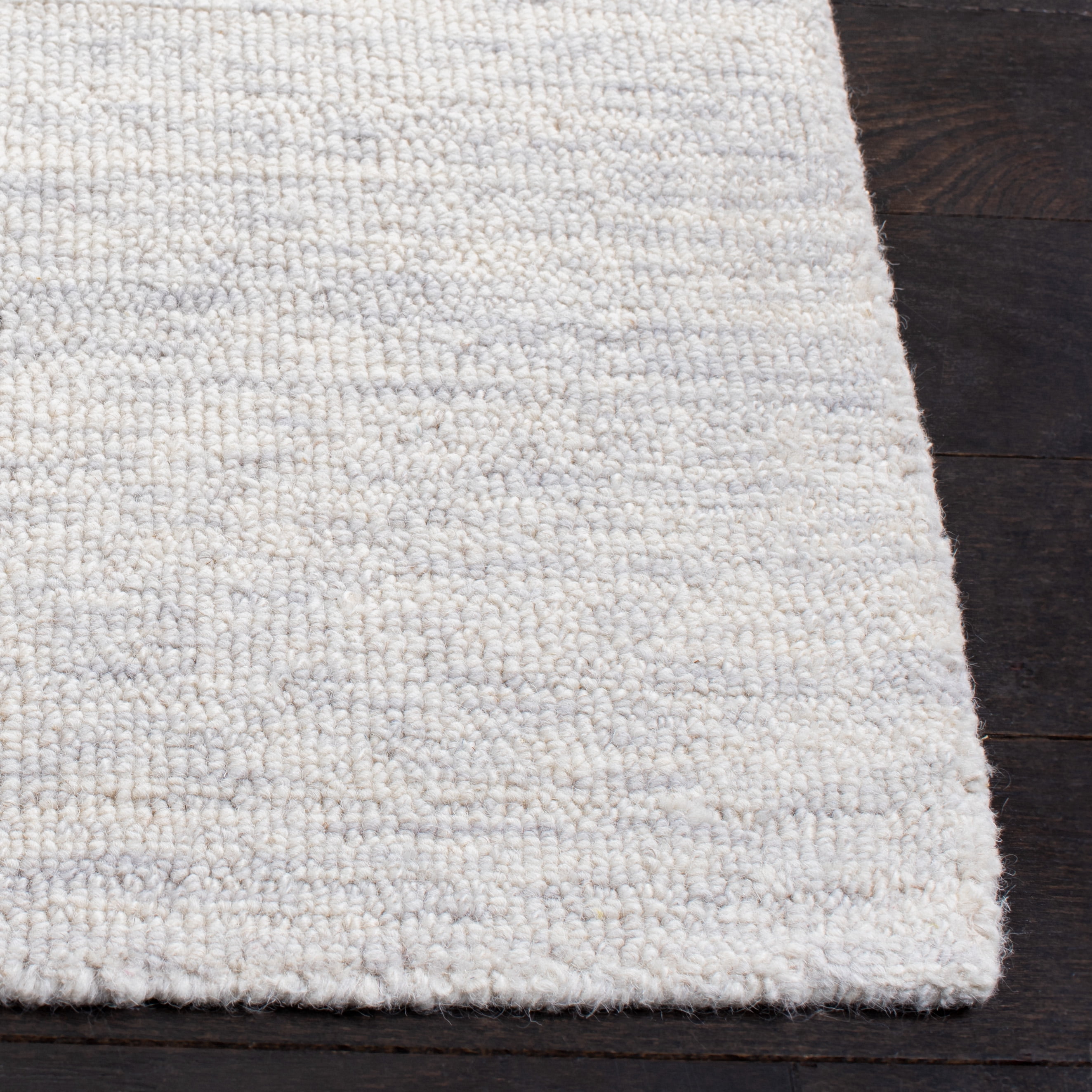 Safavieh Metro Jaymes Distressed Runner Rug, Ivory, 2'3" x 7'