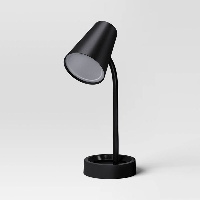 新品未使用　Coleman CPX6 LED CLASSIC LAMP Coleman 700 Lumens Classic XL LED Lantern, CPX6 Compatible