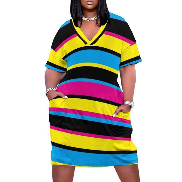 Vestido holgado con bolsillos, estampado de rayas de colores de proceso (CMYK), cian, magenta, amarillo y negro, para fiesta de graduación, verano 2025.