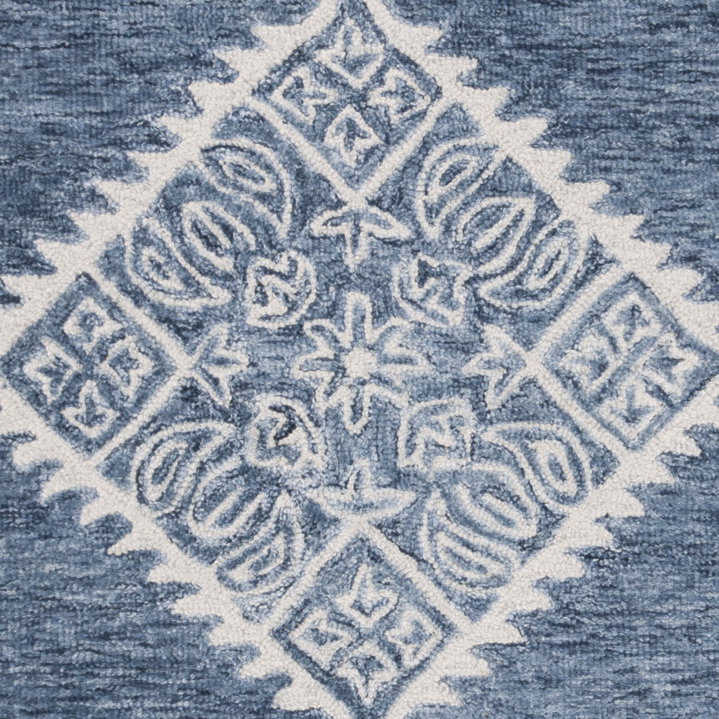 SAFAVIEH Micro-Loop Esmond Floral Bordered Area Rug, Blue/Ivory, 5' x 5' Round