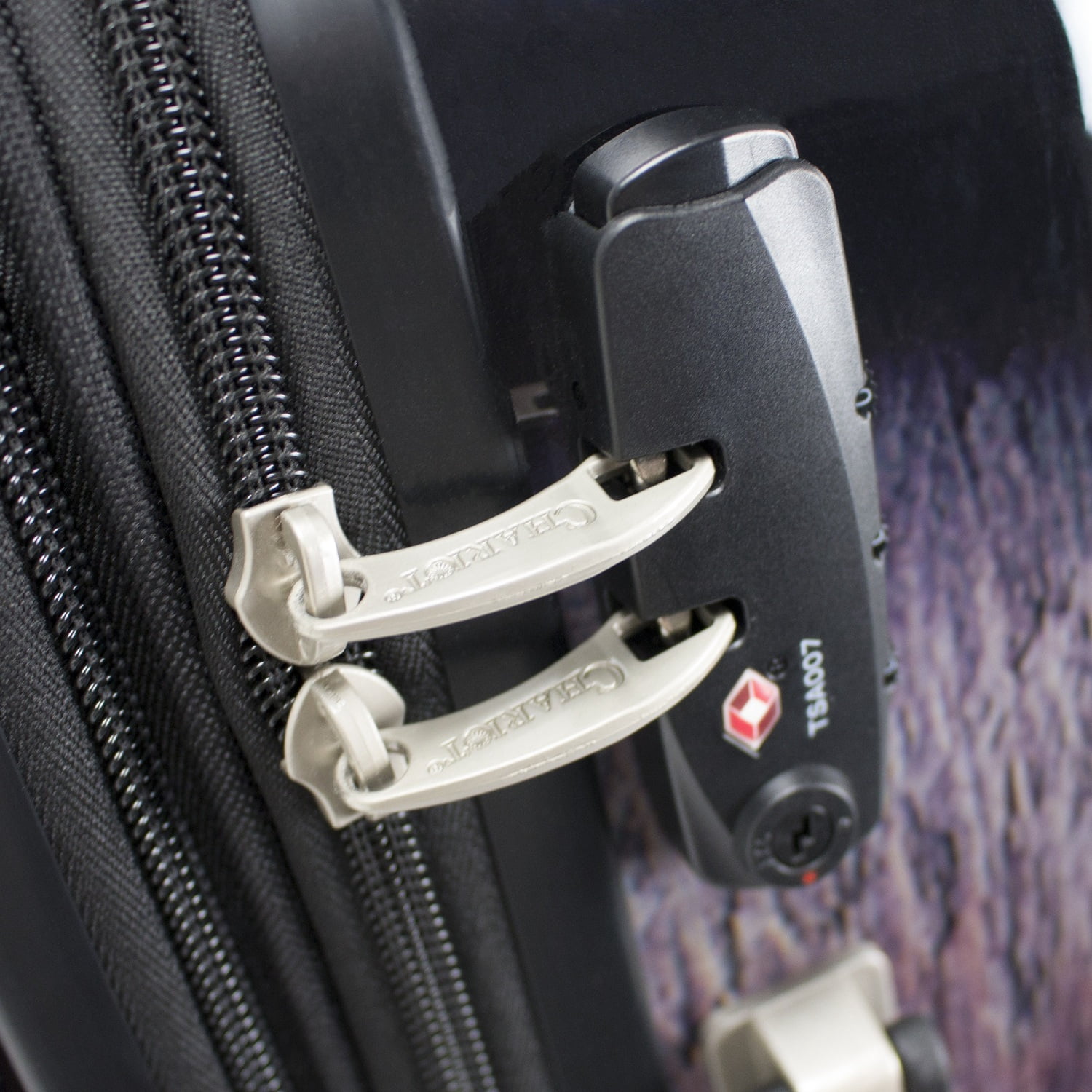 Chariot Freedom Pups 20-Inch Carry-On Hardside Expandable Spinner Luggage