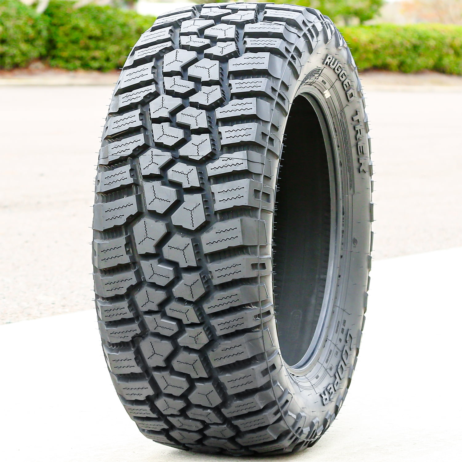 Cooper Discoverer Rugged Trek All-Season LT265/60R20 121Q Tire