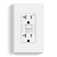 thumbnail image 1 of Salida GFCI ELEGRP de 20 amperios con autocomprobación y diseño más delgado, color blanco, 1 of 7