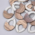 thumbnail image 1 of 2 colgantes de resina y madera en forma de lágrima. Accesorio colgante en color blanco crema., 1 of 2