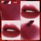 thumbnail image 4 of Brillo labial duradero HOLD LIVE de 2,7 g con forma de pajita pequeña y acabado suave, 4 of 8