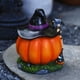thumbnail image 4 of Figura de Halloween, estatua de resina y adorno de escritorio para decoración espeluznante, regalos de fiesta e ideas de regalo Cabaña de calabaza de bruja brillante, 4 of 8