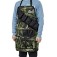 thumbnail image 2 of Delantal de barbacoa novedoso para chefs con 6 bolsillos, portabotellas y divertidos utensilios de cocina unisex. Verde camuflaje, 2 of 6