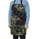thumbnail image 2 of Delantal de barbacoa novedoso para chefs con 6 bolsillos, portabotellas y divertidos utensilios de cocina unisex. Verde camuflaje, 2 of 6
