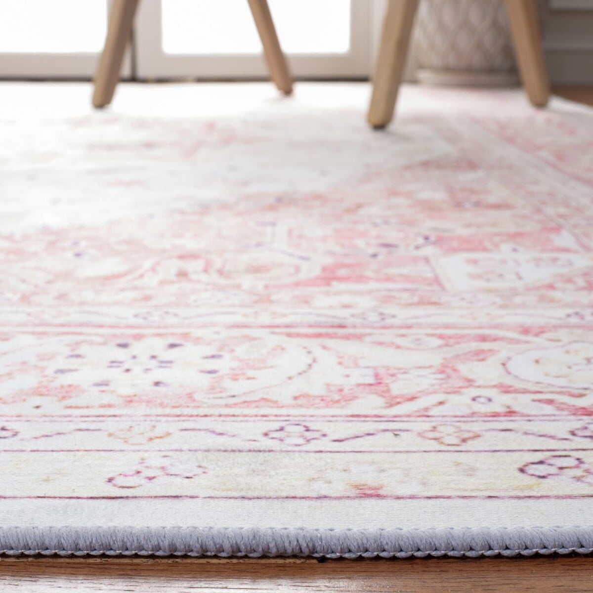 SAFAVIEH Tucson Herbert Traditional Machine Washable Area Rug, 4' x 4' Square, Beige/Rust