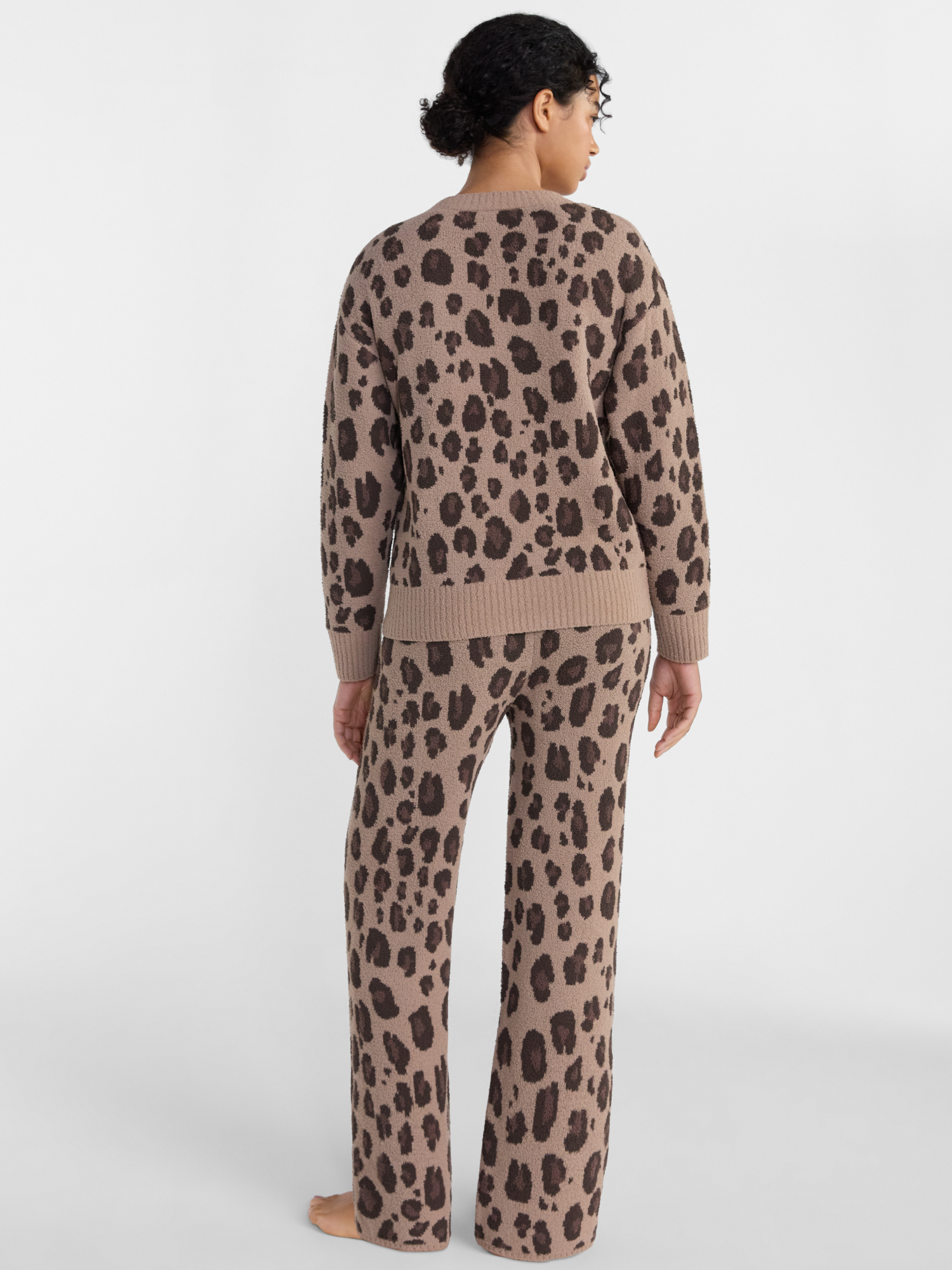 Joyspun Women's Cozy Knit V-Neck Pajama Set photo 3