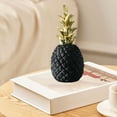 thumbnail image 1 of Fiudx Adorno de Piña Dorada, Diseño Artesanal de Resina, Detalles Exquisitos, Decoración Moderna para Sala de Estar, Vitrina Versátil, Uso En Oficina y Hogar, Tamaño 20 X 7,5 X 7,5 Cm, 1 of 6