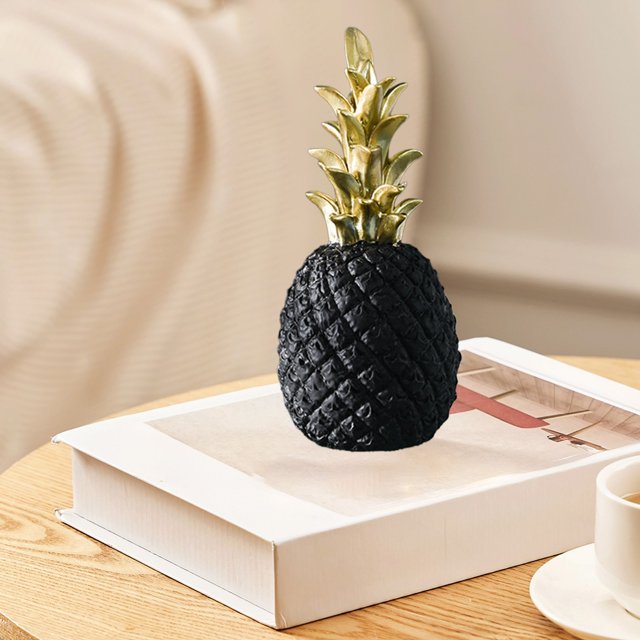 Fiudx Adorno de Piña Dorada, Diseño Artesanal de Resina, Detalles Exquisitos, Decoración Moderna para Sala de Estar, Vitrina Versátil, Uso En Oficina y Hogar, Tamaño 20 X 7,5 X 7,5 Cm