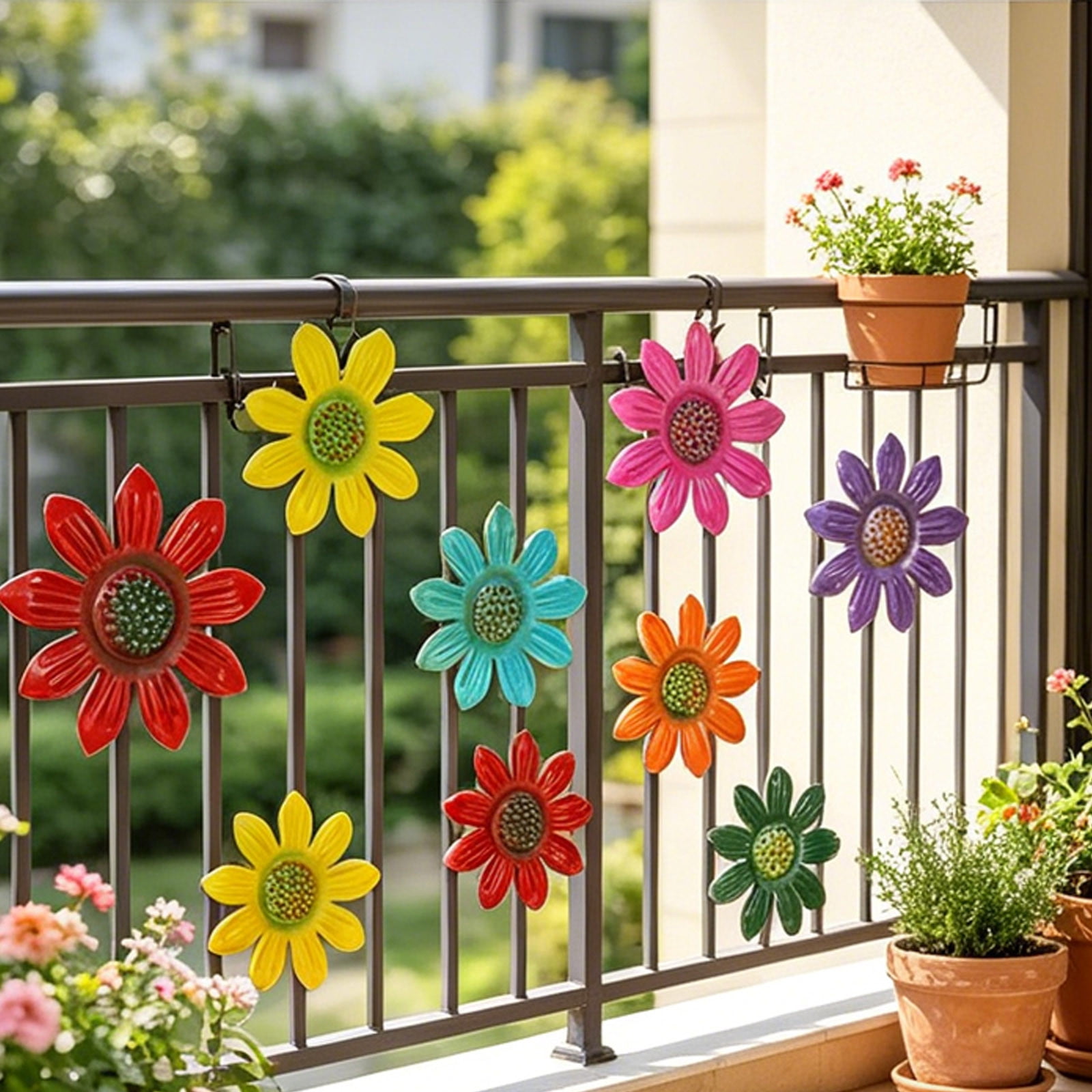 Outdoor Iron Daisy Wall Hanging Decor Set 8Pcs Garden Fence Floral Metal Flower Panels For Patio Balcony Porch Yard Fence Decoration Spring Summer Home Wall Garden Party Wedding Seasonal Display