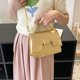 thumbnail image 4 of Bolso de mano elegante y sencillo, estilo retro, bandolera de un solo hombro, de piel sintética, con solapa, pequeño bolso cuadrado, 4 of 5