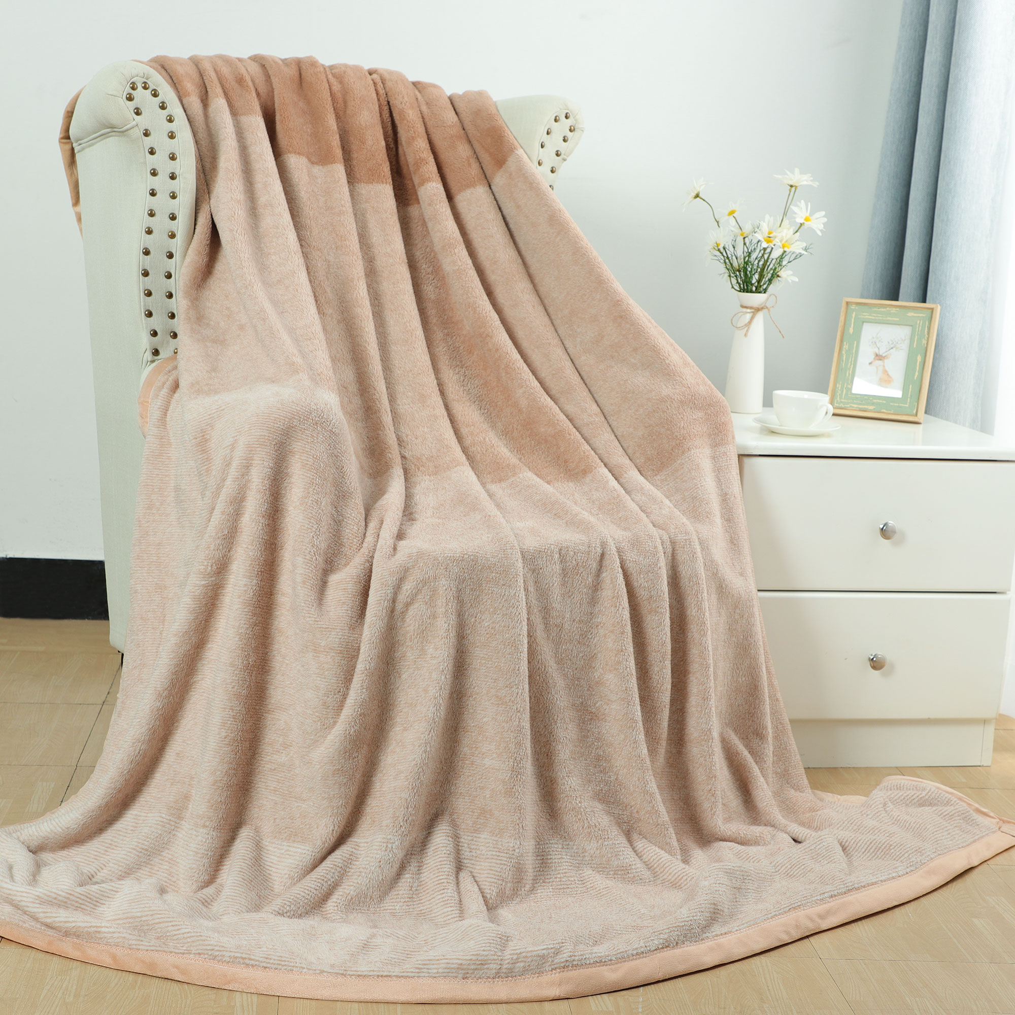Super Soft Flannel Fleece Bed Blankets Lightweight Plush Gradient Ombre