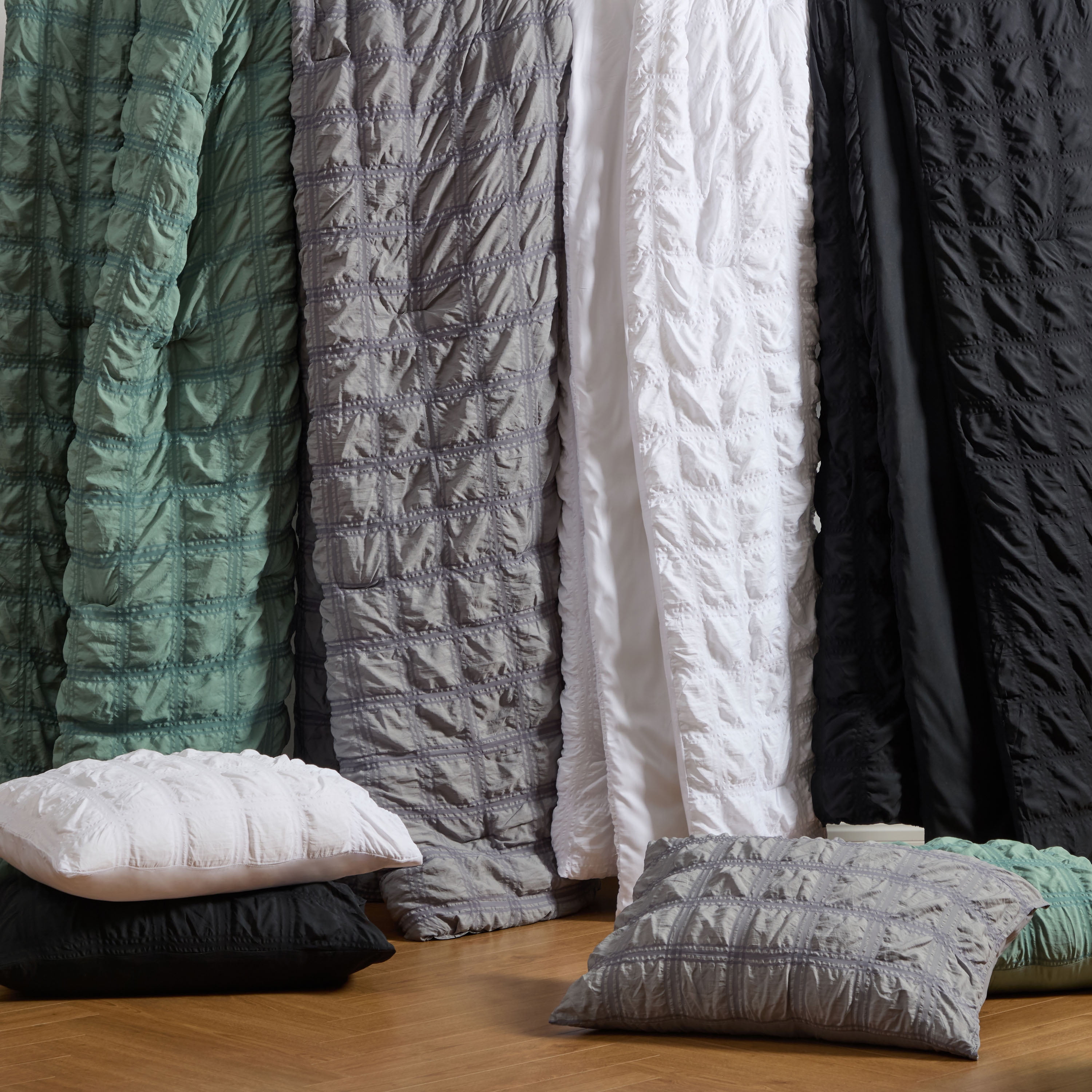 Virtu King Comforter Set, Seersucker King Size Comforter Set, 7-Pc All Season Bedding Comforter Set, Gray