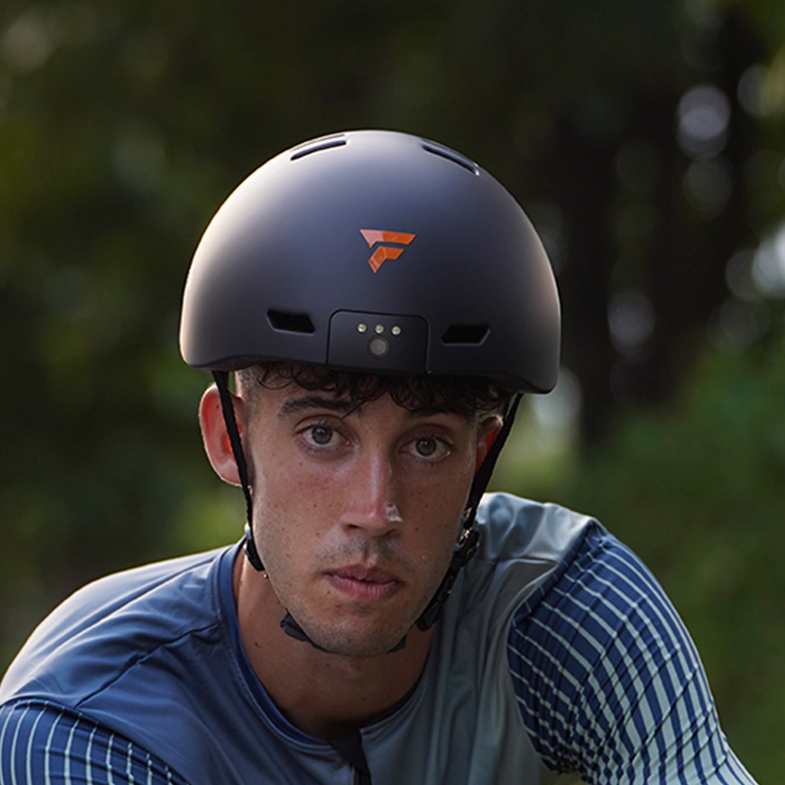 Commuters Helmets with 720P Camera & Windproof Ear Protections Comfortable Helmets with Record & Bright Front LEDs