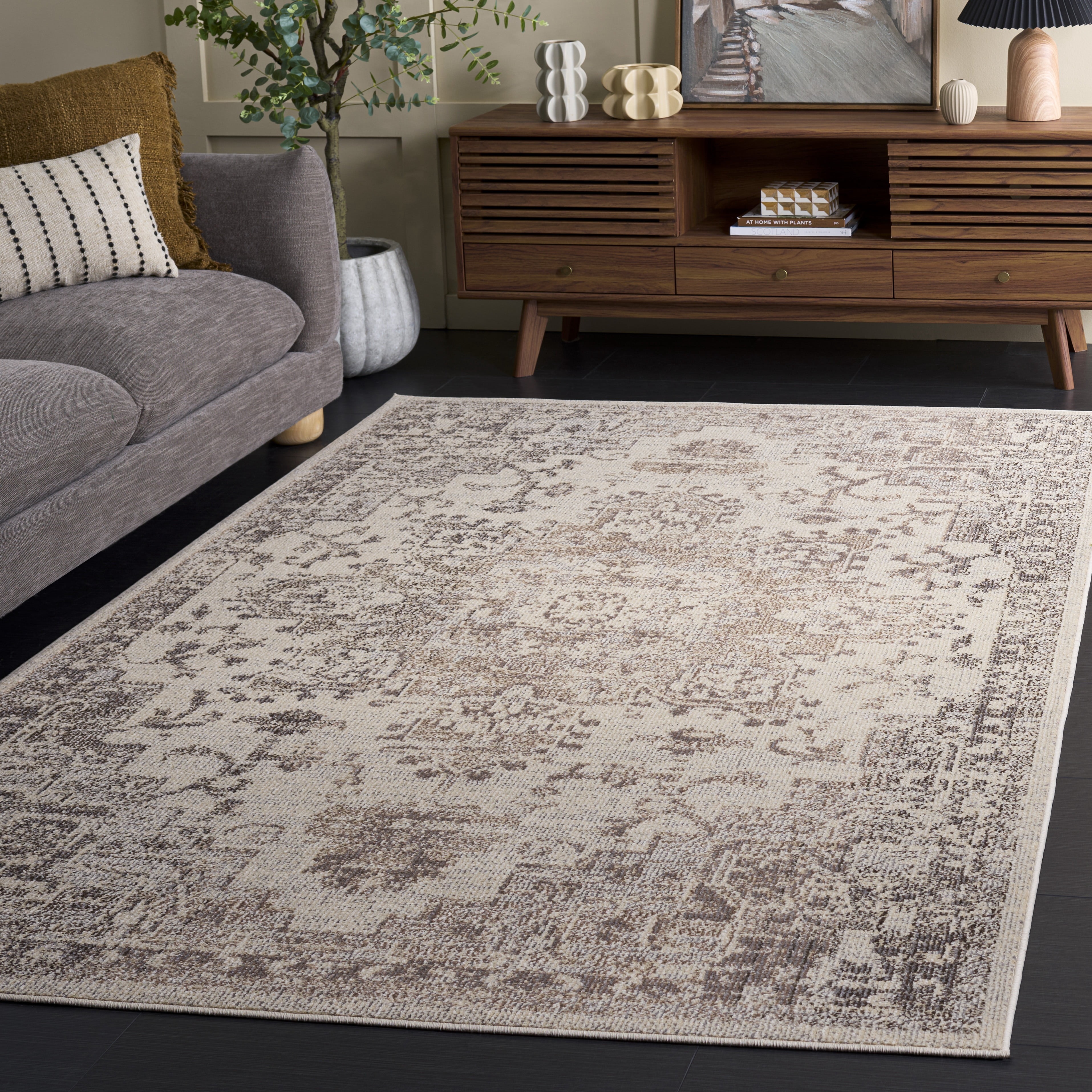 Safavieh Madison Dalia Oriental Area Rug, Ivory/Beige Gray, 5'3" x 7'6"