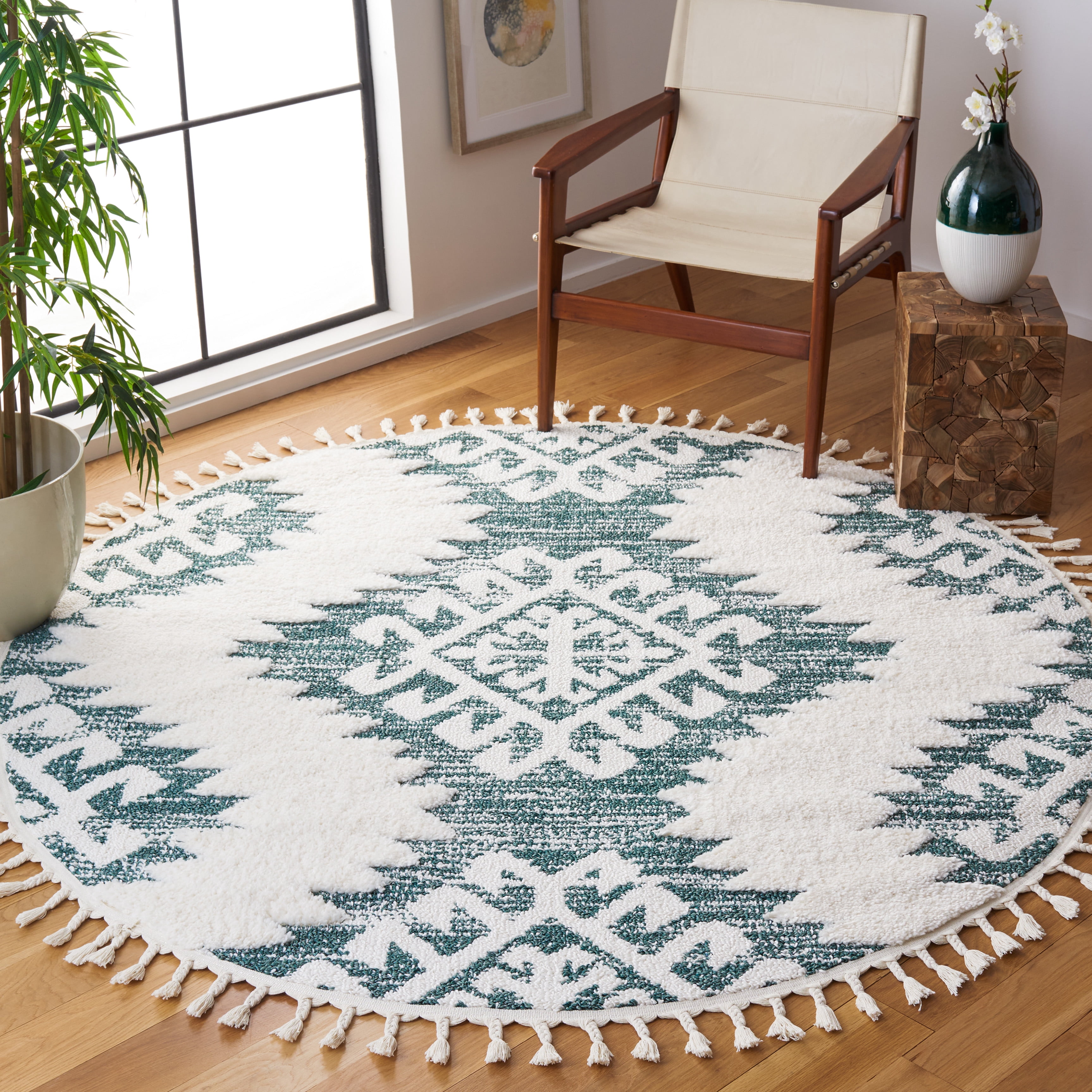 SAFAVIEH Moroccan Tassel Desmond Southwestern Shag Area Rug, Green/Ivory, 6'7" x 6'7" Round