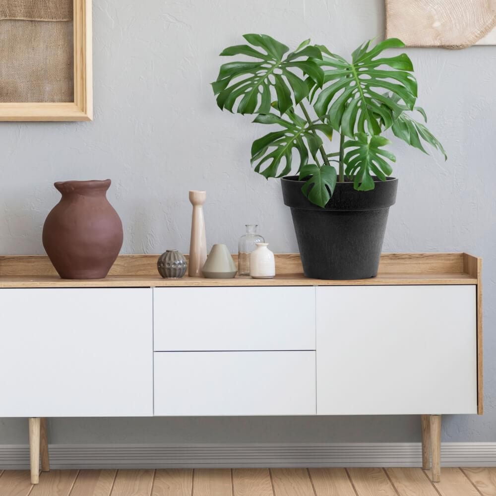 Tierra Verde Pot à réserve d'eau Baritone 18" L x 16" H en matériaux recyclés - Noir, Intérieur/Extérieur