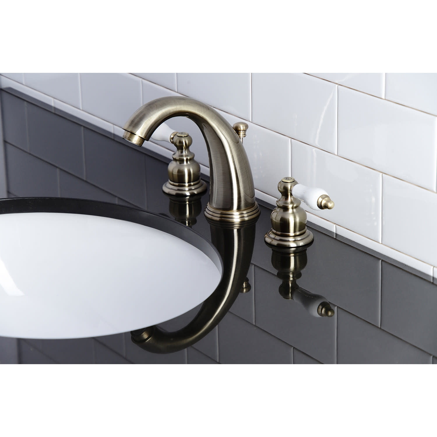 Kingston Brass KB981PL Victorian 2-Handle 8 in. Widespread Bathroom Faucet, Polished Chrome