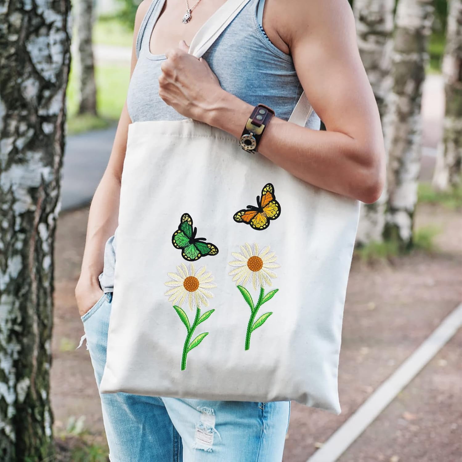 100 Pieces Flower Butterfly Iron/Sew on Patches Sunflower Cute Embroidered Applique Rose Patches for Clothing Large Colorful Decorative Daisy Repair Clothes Dress Hat Jeans DIY