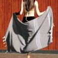 thumbnail image 1 of Serviette de Plage Turque pour Adultes Antiadhésive à Motif Rayé Sable avec Pompon Châle de Sauna Extérieur, 1 of 5