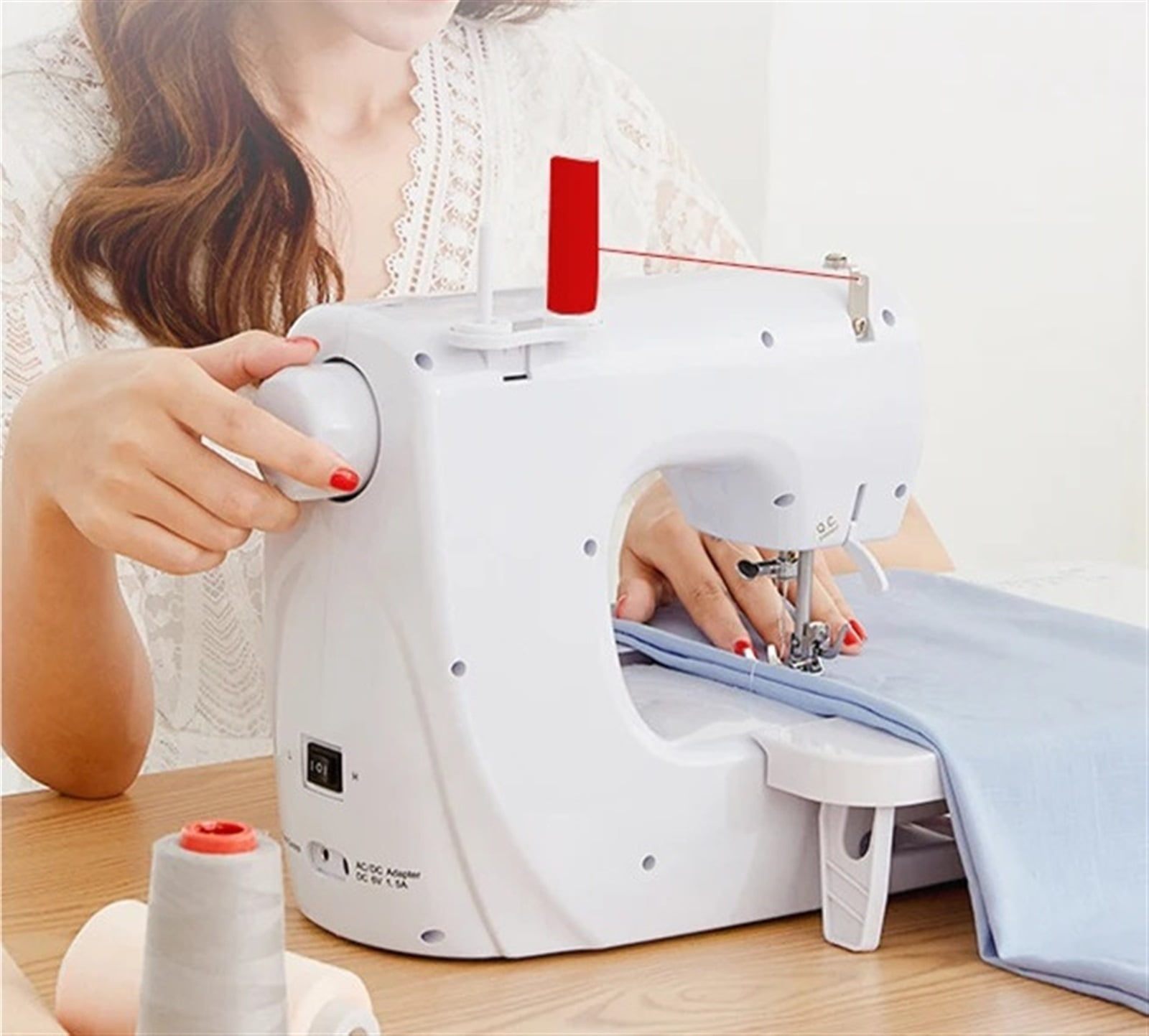 Small Sewing Machine Multifunctional Dual Needle Portable Electric Household Sewing Cloth Desktop Sewing Machine