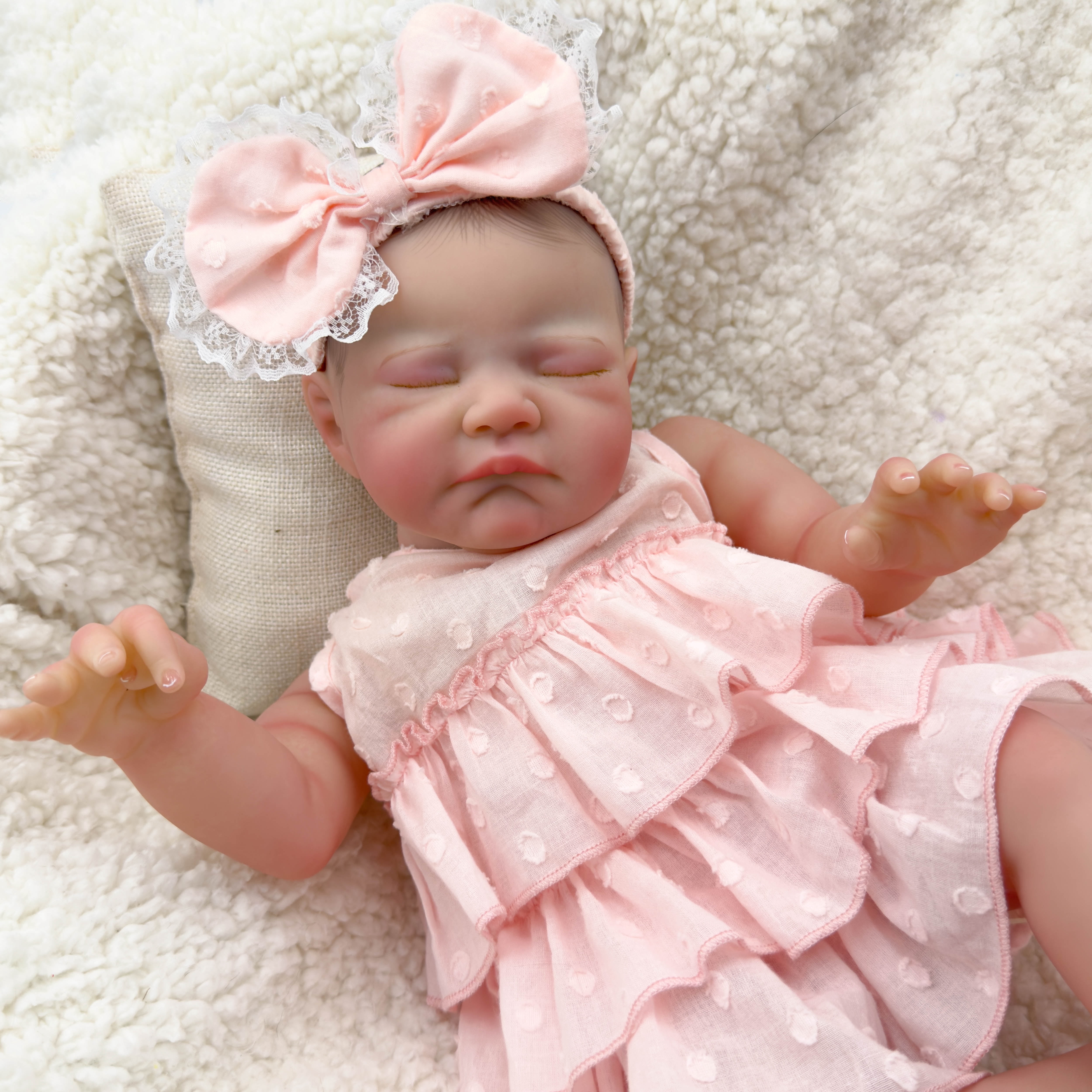 iCradle Lifelike Reborn Baby Dolls Girl 18 Inch Realistic Newborn Sleeping Babies Cloth Body Painted Hair Closed Eyes Gift for Kids 3+